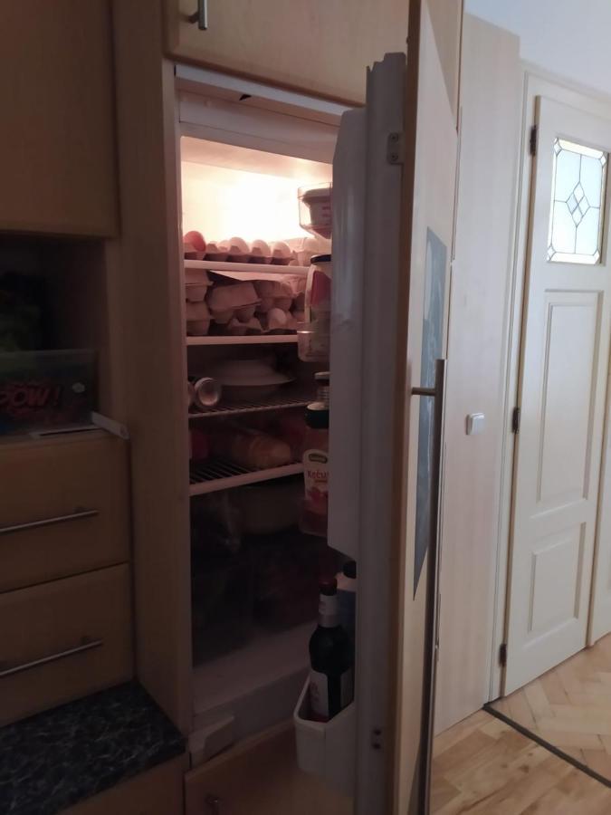 Palace View: Luxury Shared Apartment with VR Experience Prague Exterior photo